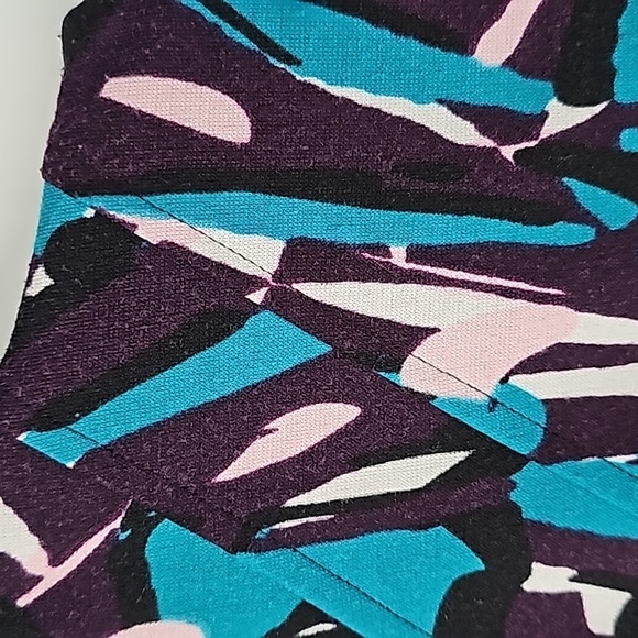 Ellen Tracy Abstract Pattern Crew Neck Short Sleeve Form Fitting Comfy Dress - Picture 10 of 11